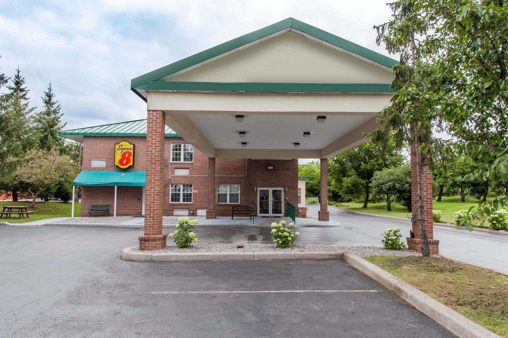 Syracuse Inn East Syracuse Exterior photo