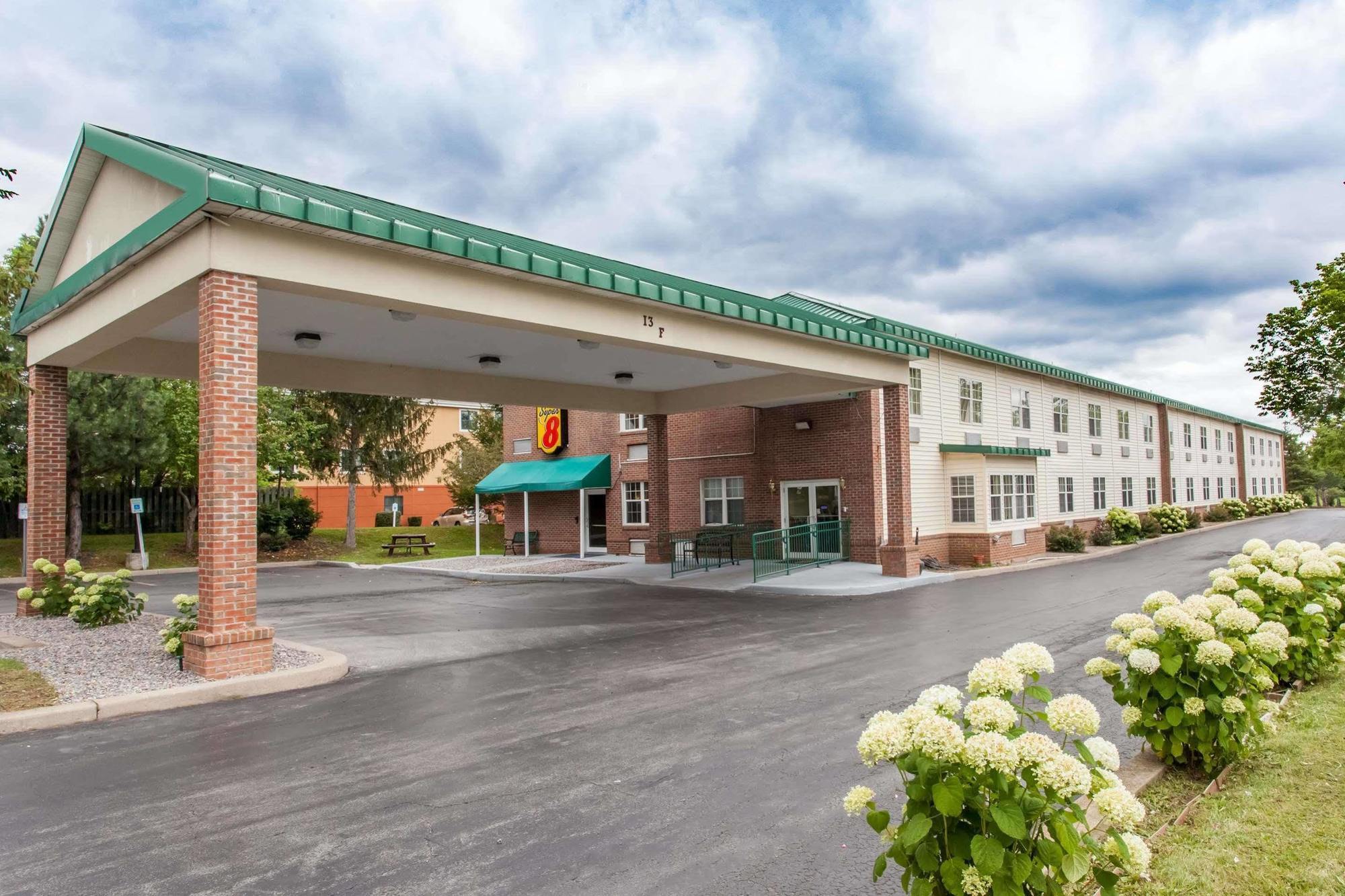 Syracuse Inn East Syracuse Exterior photo